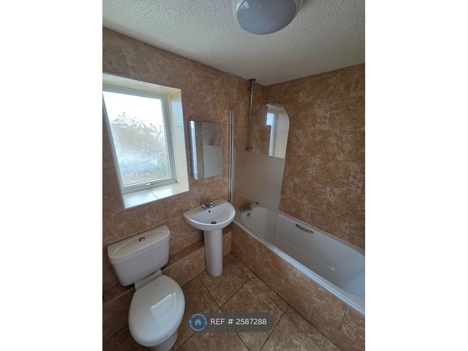 Property photo 3 of 8 Bathroom
