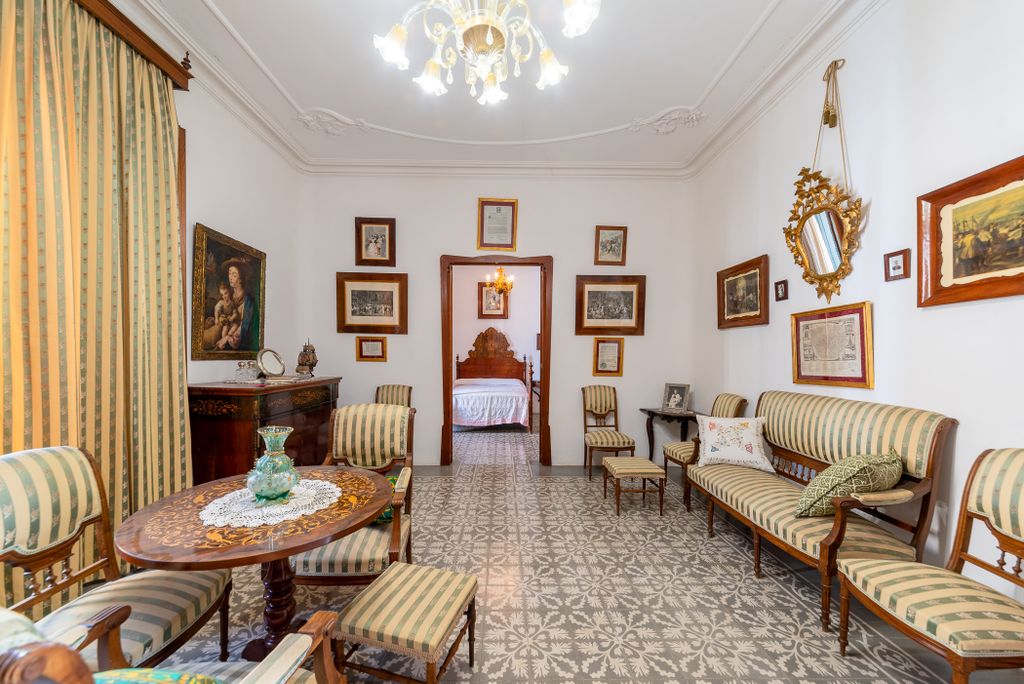 Property photo 2 of 25 Living