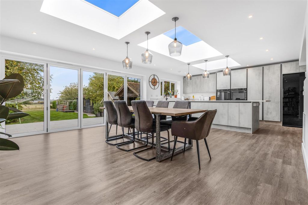 Property photo 2 of 25 Kitchen/Dining Room