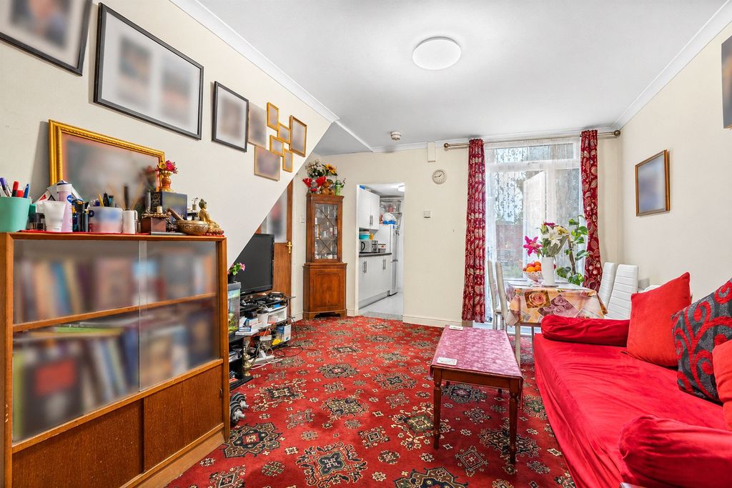 Property photo 2 of 12 Picture No. 17