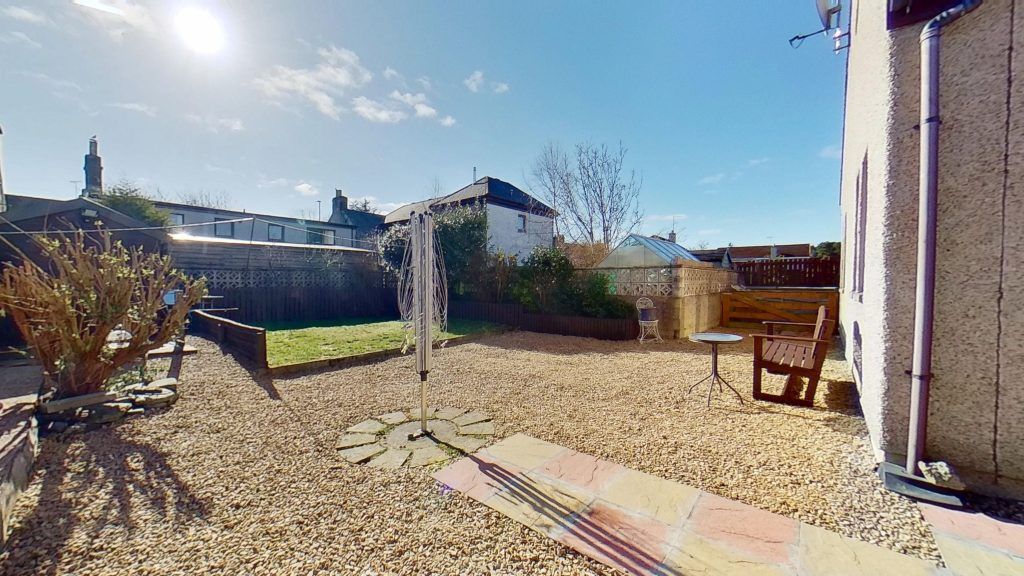 Property photo 3 of 21