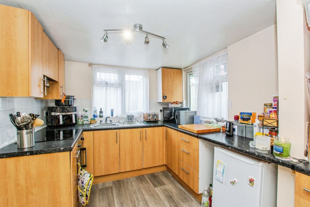 Property photo 2 of 19