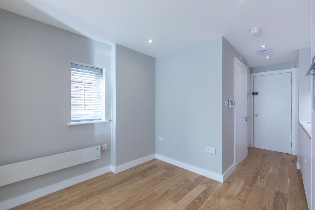 Property photo 3 of 15 Hall