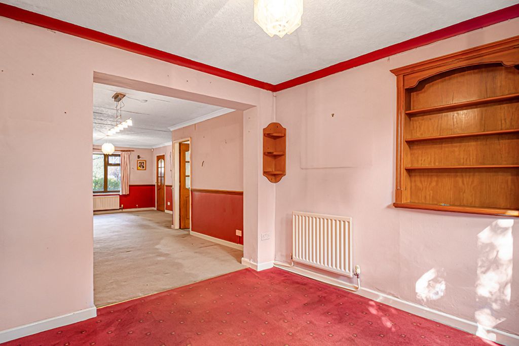 Property photo 2 of 27