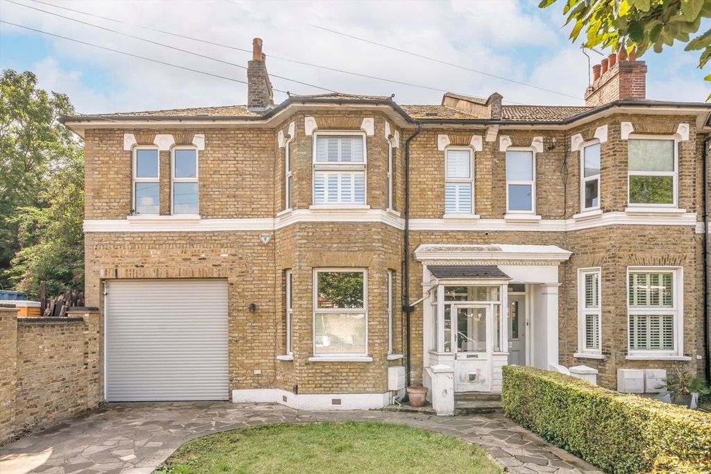 Property photo 1 of 12