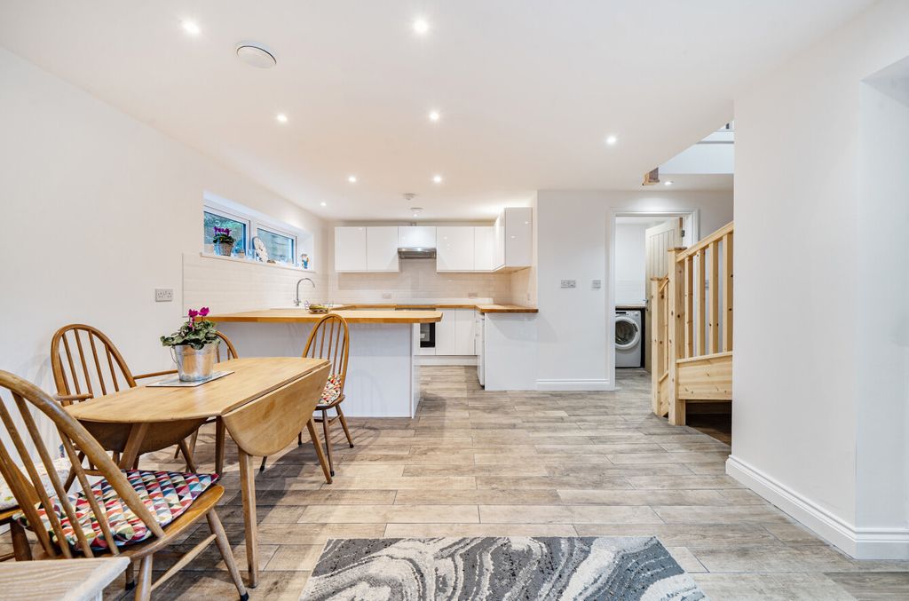 Property photo 2 of 17 1363708-4-68Ecd56...