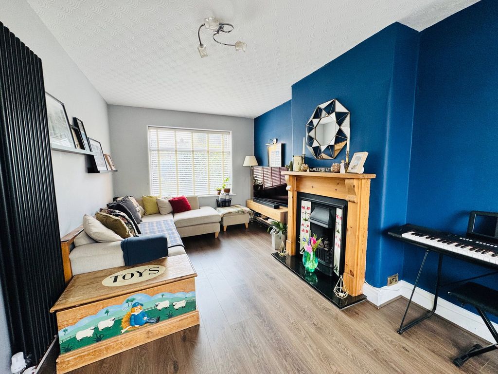 Property photo 3 of 12