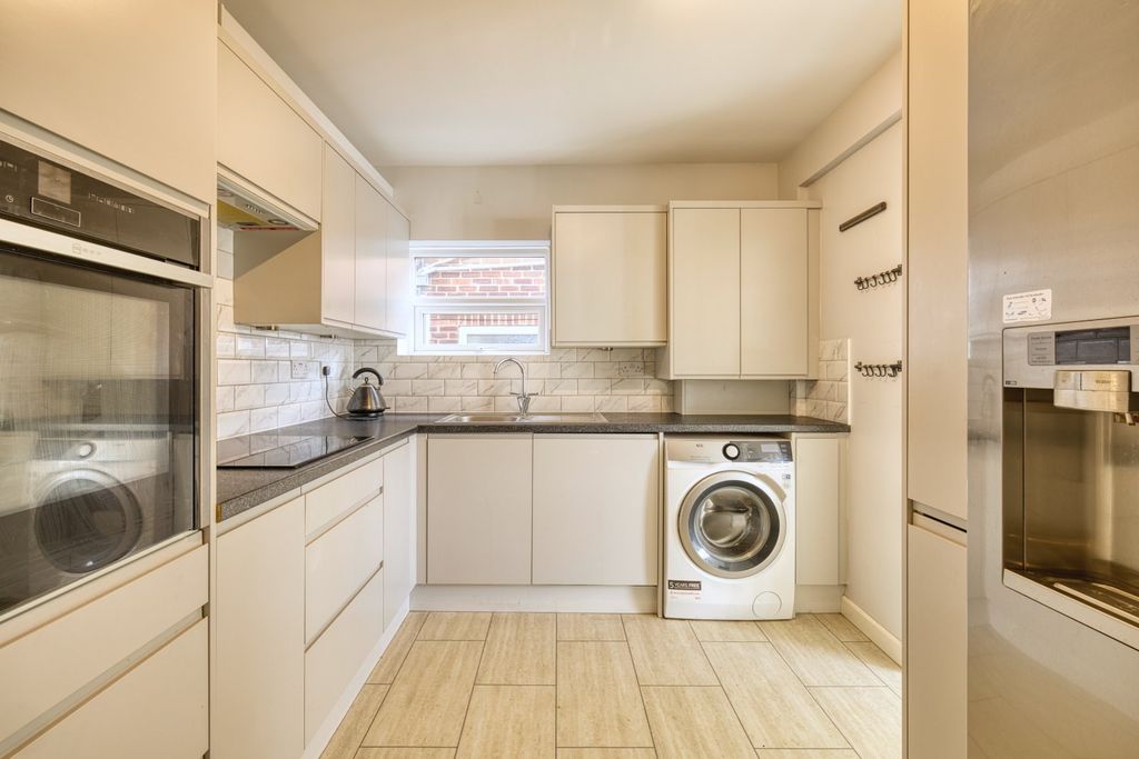 Property photo 3 of 10 Picture 3