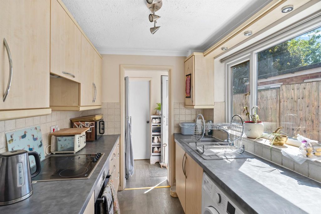 Property photo 3 of 13 11-Livingstonest-005.Jpg