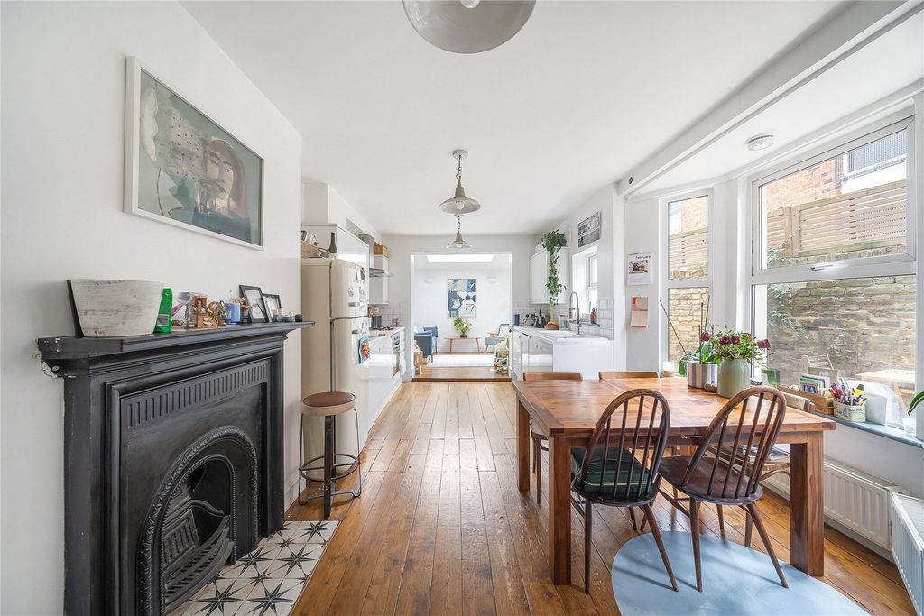 Property photo 3 of 16 Picture No. 06