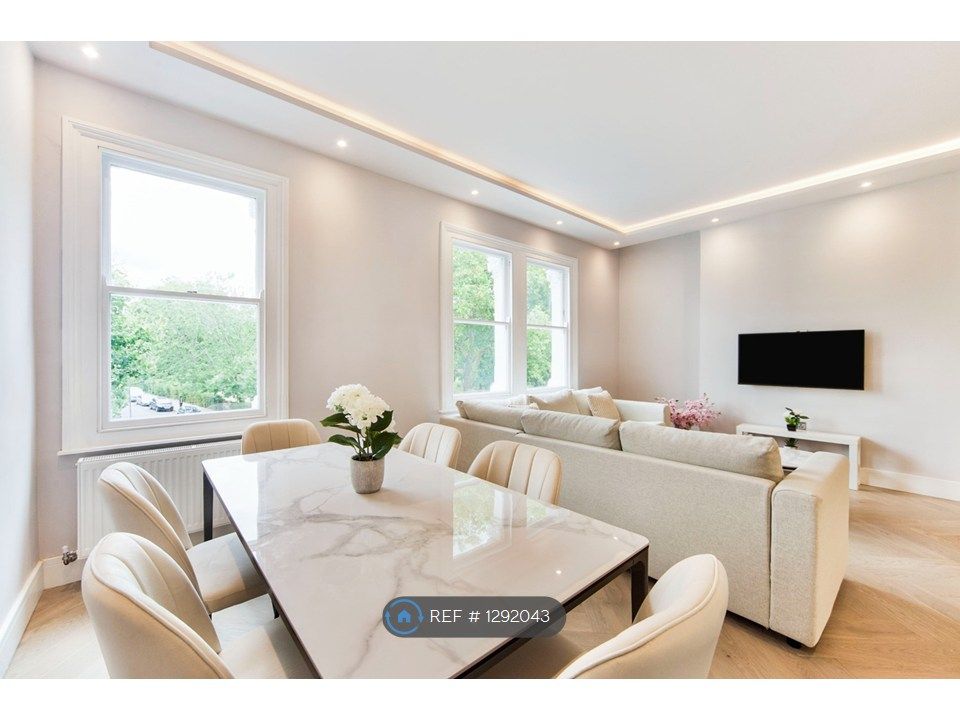 Property photo 2 of 17 Reception Overlooking Queens Park