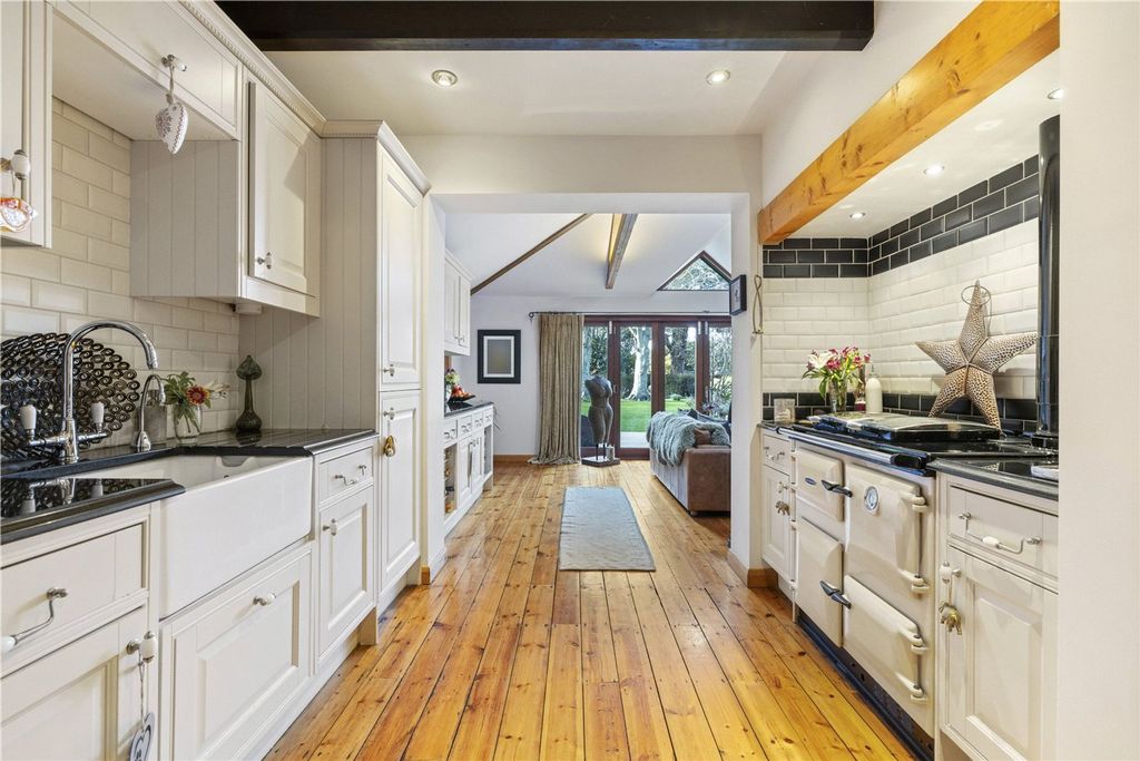 Property photo 3 of 22 Kitchen