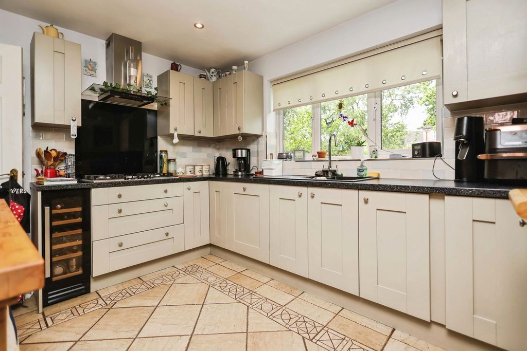 Property photo 2 of 20 Pbox-Img.Jpg
