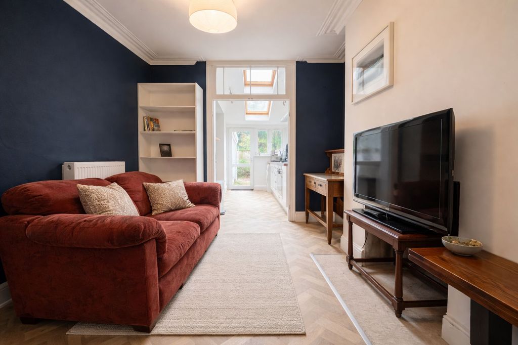 Property photo 1 of 11