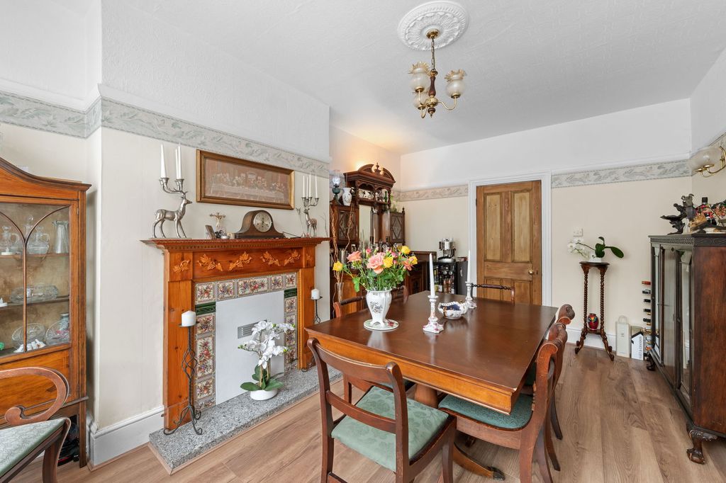 Property photo 3 of 24