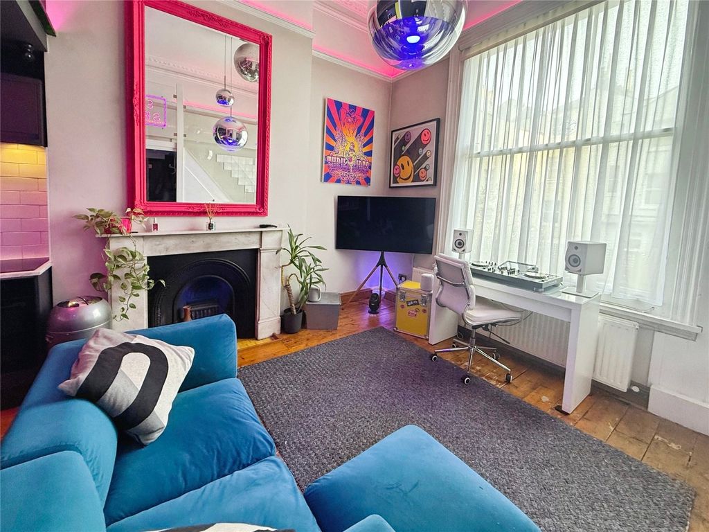 Property photo 2 of 10 Picture No. 08