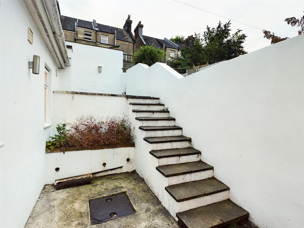 Property photo 3 of 14 Cam00771P1-Pr0129-Still05.Jpg