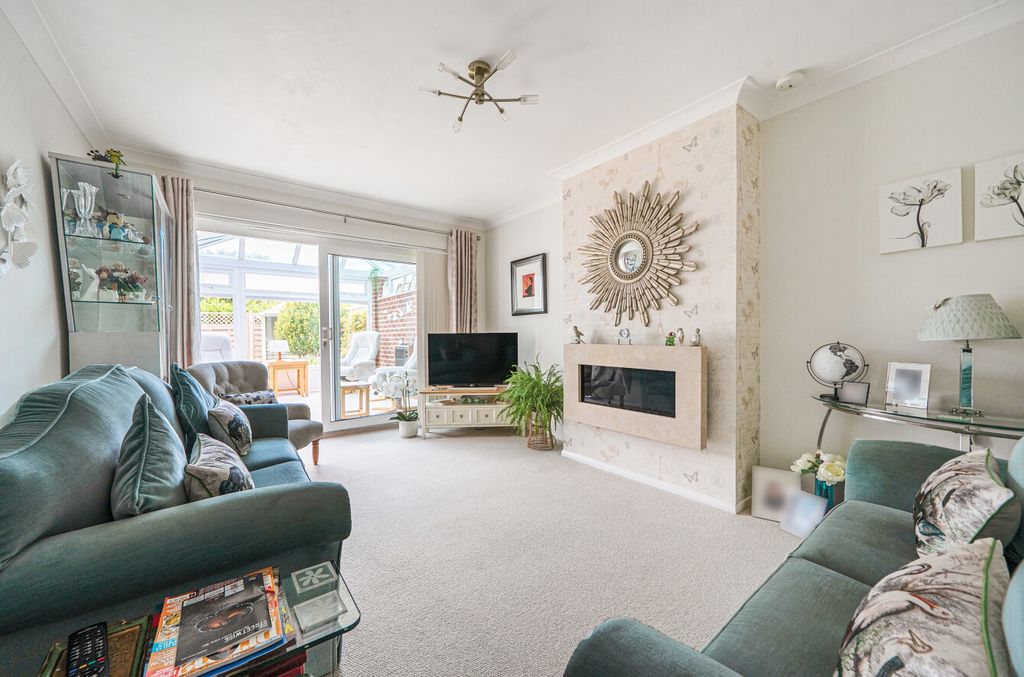 Property photo 2 of 13 31-6A71Fc9Adbe11-...