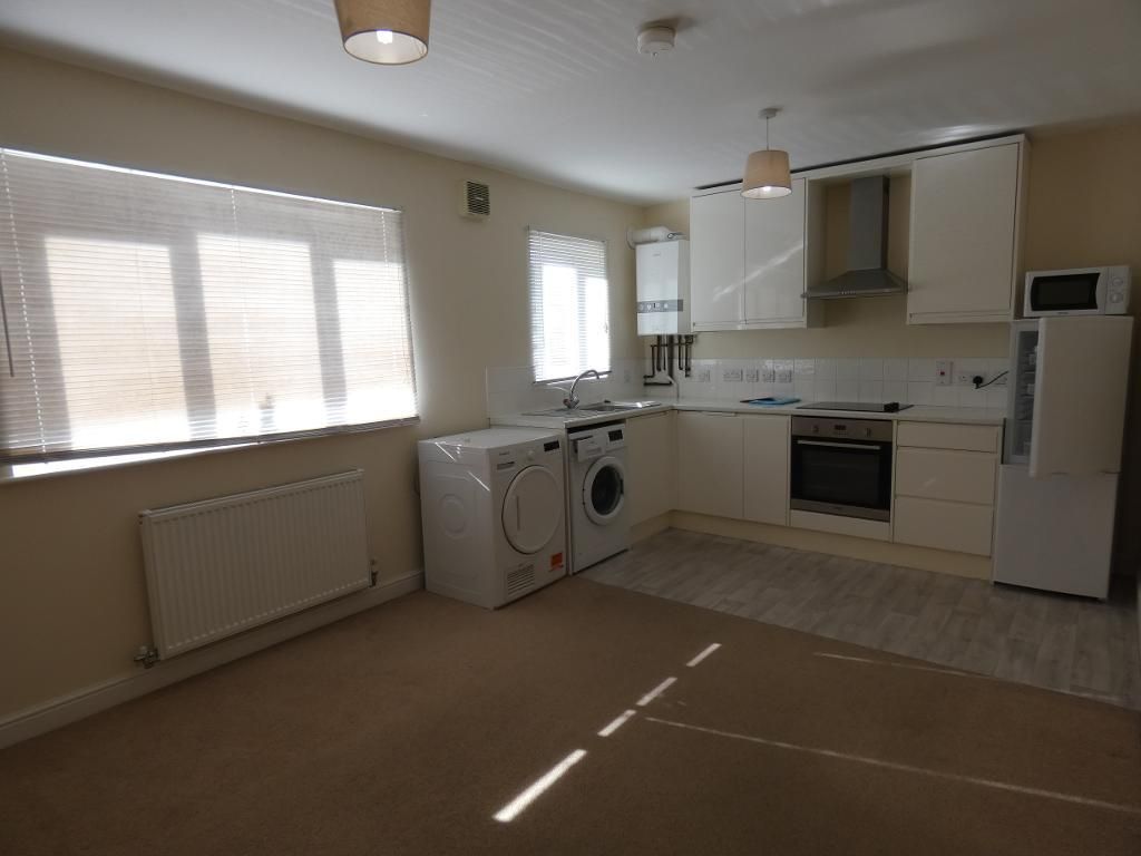 Property photo 2 of 6 Kitchen