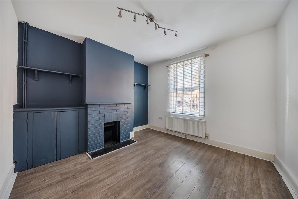 Property photo 2 of 22 Bedroom Three / Living Room