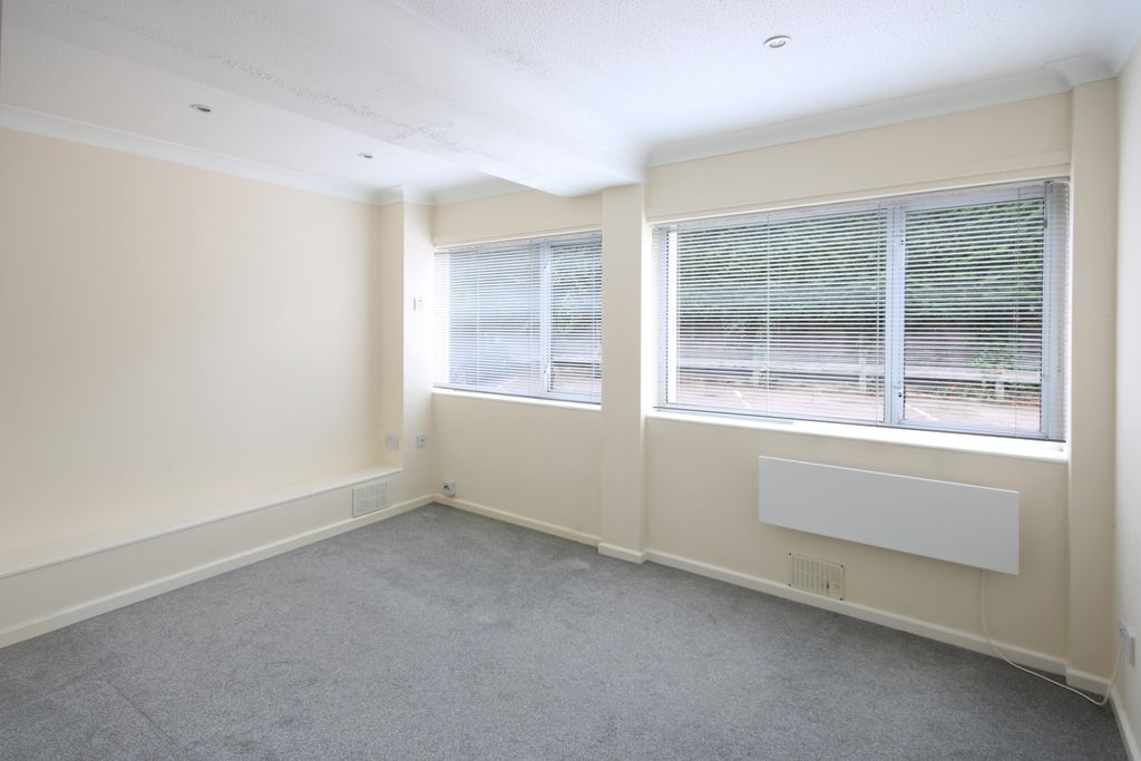 Property photo 3 of 7 2799472