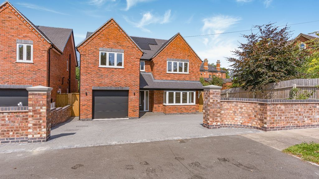 Property photo 1 of 30 4374703