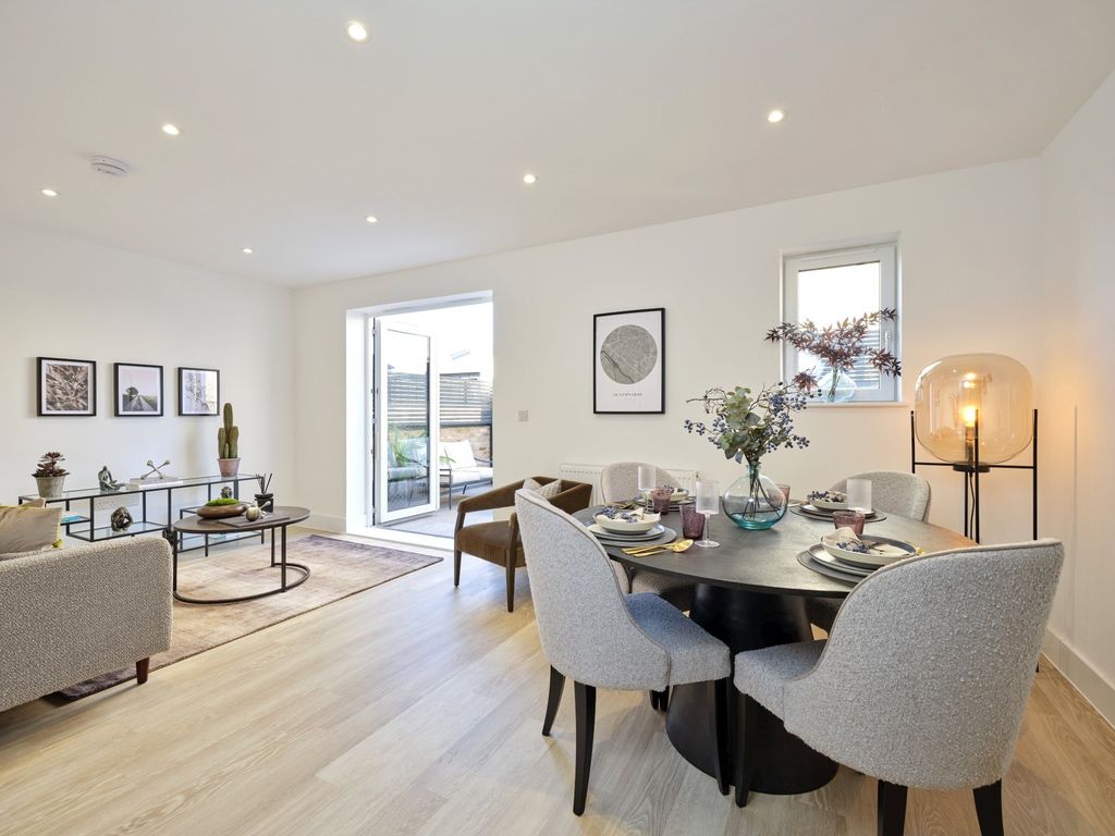 Property photo 2 of 8 Living / Dining