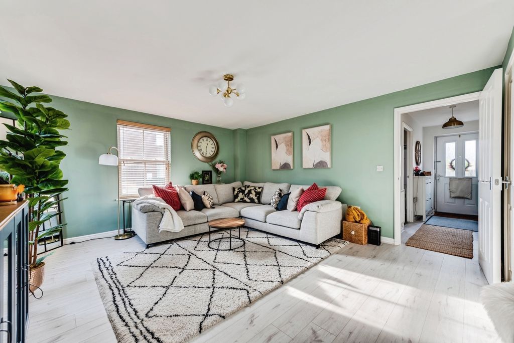 Property photo 2 of 19 Pbox-Img.Jpg