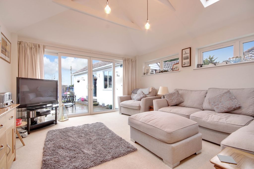 Property photo 2 of 17 Img_1517-Img_1519-1