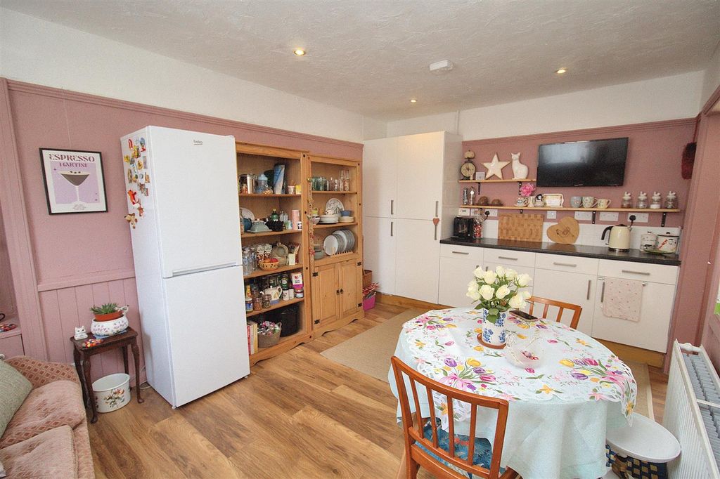 Property photo 3 of 14 Kitchen-Diner