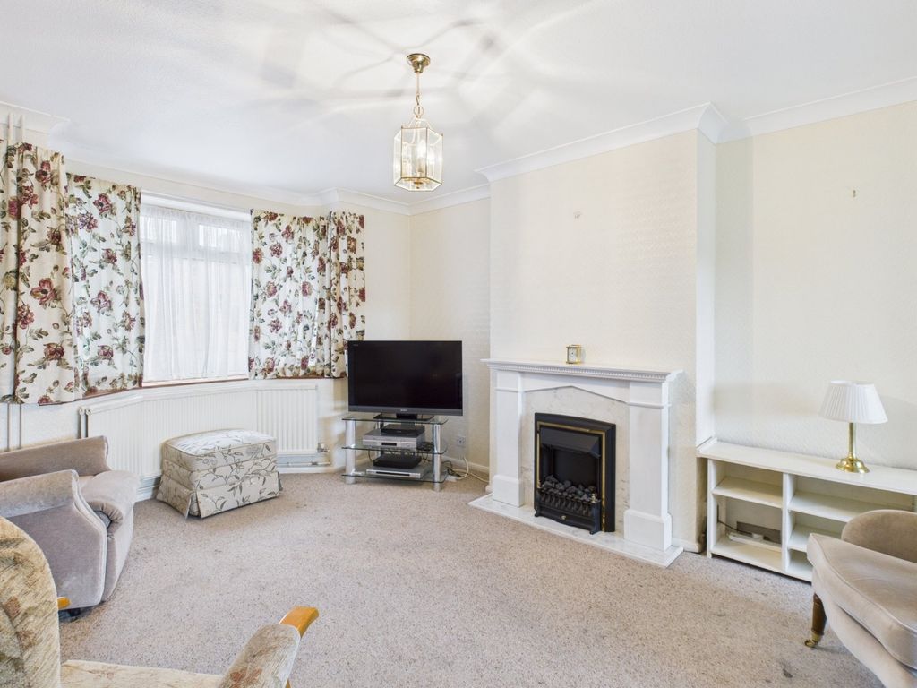 Property photo 3 of 24 Living Room