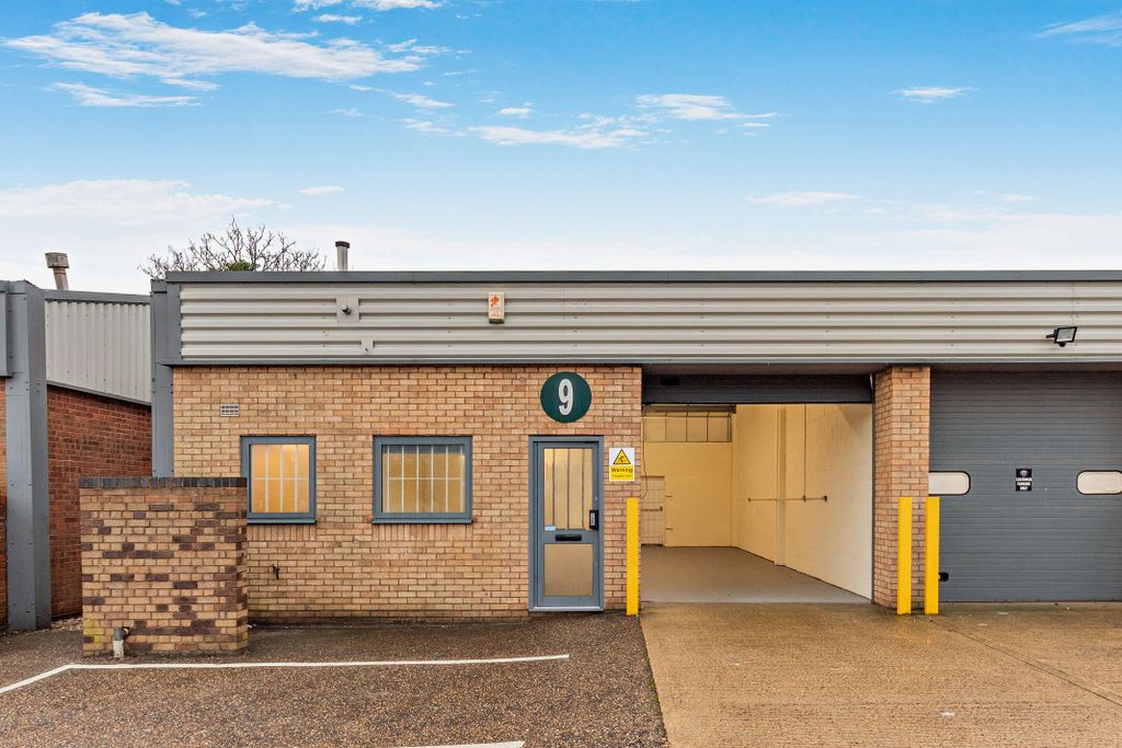 Property photo 2 of 16