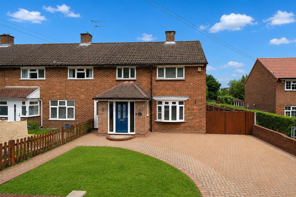 Property photo 1 of 18 23-Shenley-Lane-1002 Front.Jpg