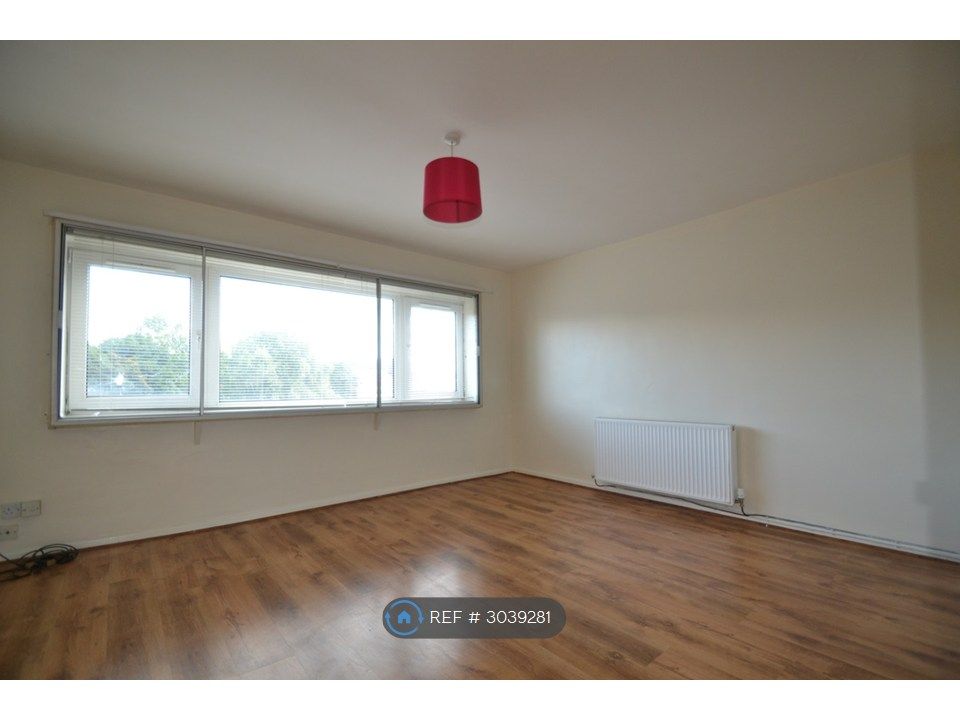 Property photo 3 of 10 Large Light Lounge
