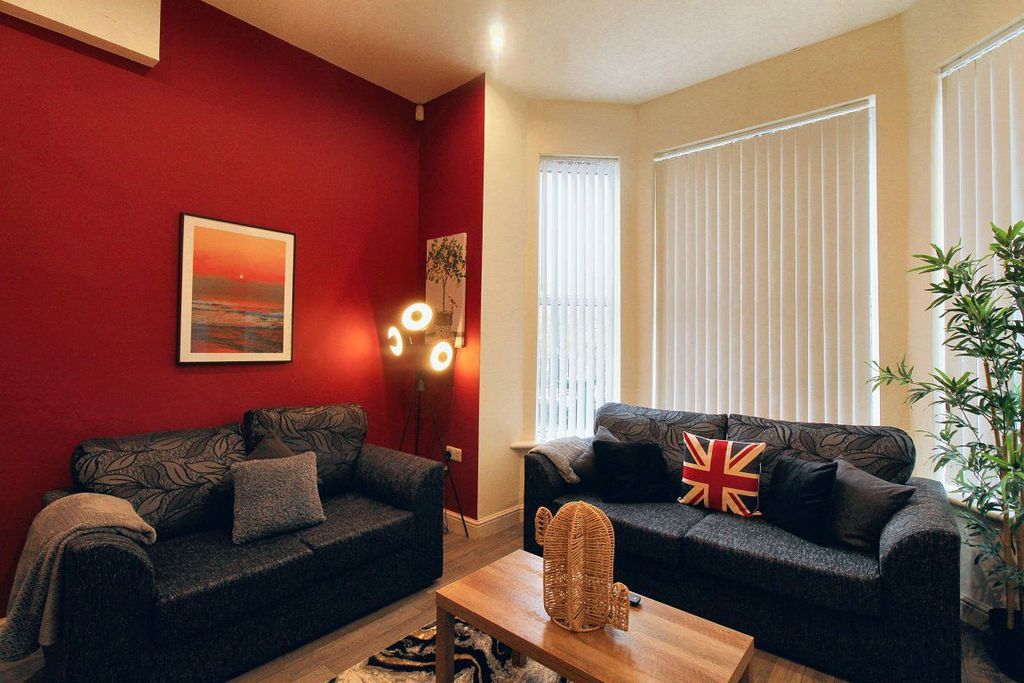 Property photo 2 of 19