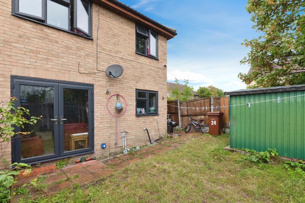 Property photo 3 of 17 Photo