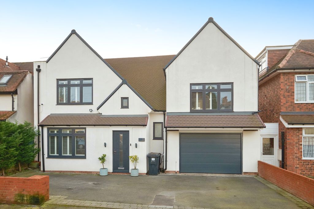Property photo 1 of 31