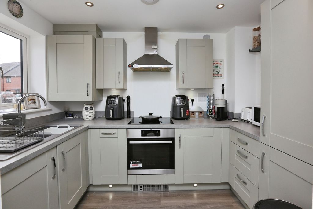 Property photo 2 of 22 Pbox-Img.Jpg
