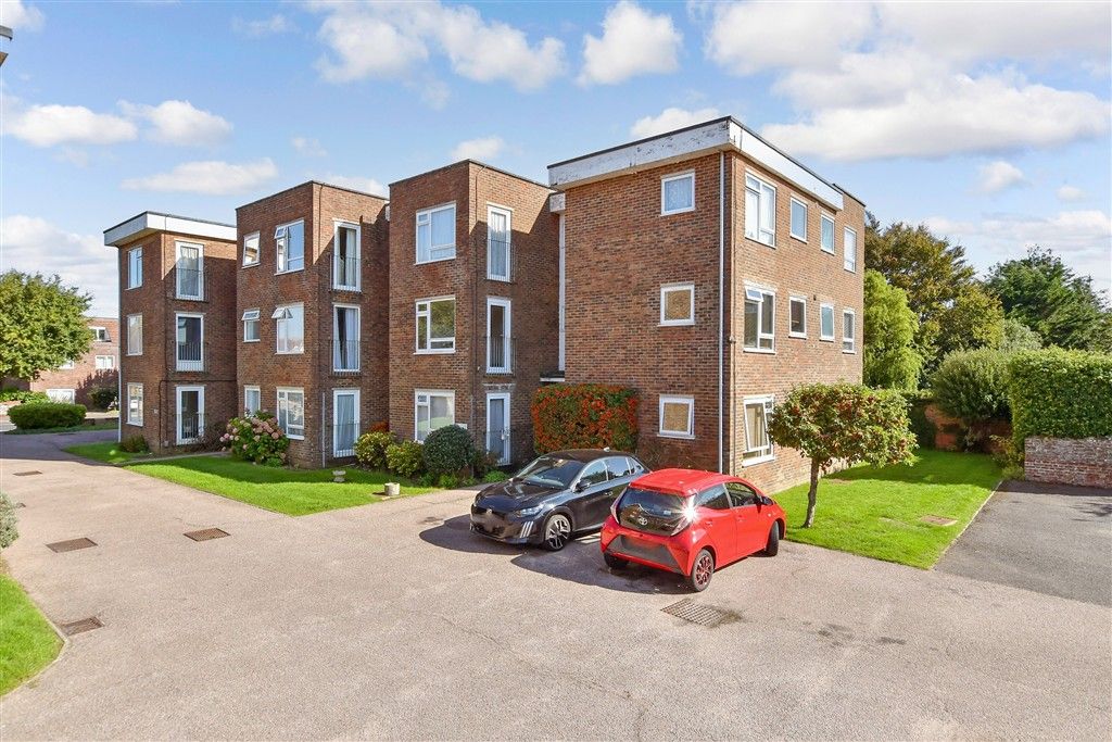 Property photo 3 of 11 External (Web)