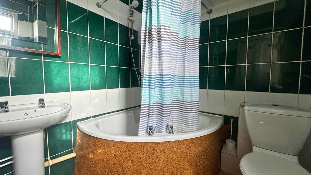 Property photo 3 of 3 Bright Bathroom Suite With Large Corner Bathtub...