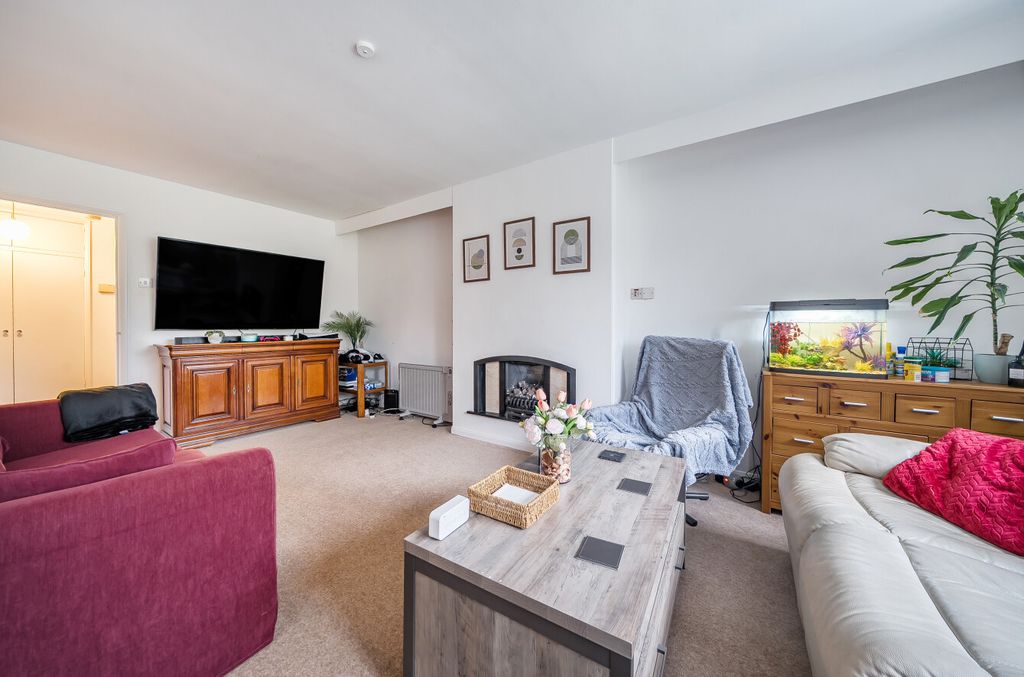 Property photo 3 of 21 1365538-6-68Ed11F...