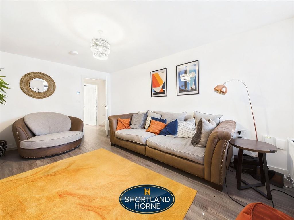 Property photo 1 of 11 1000080681.Jpg