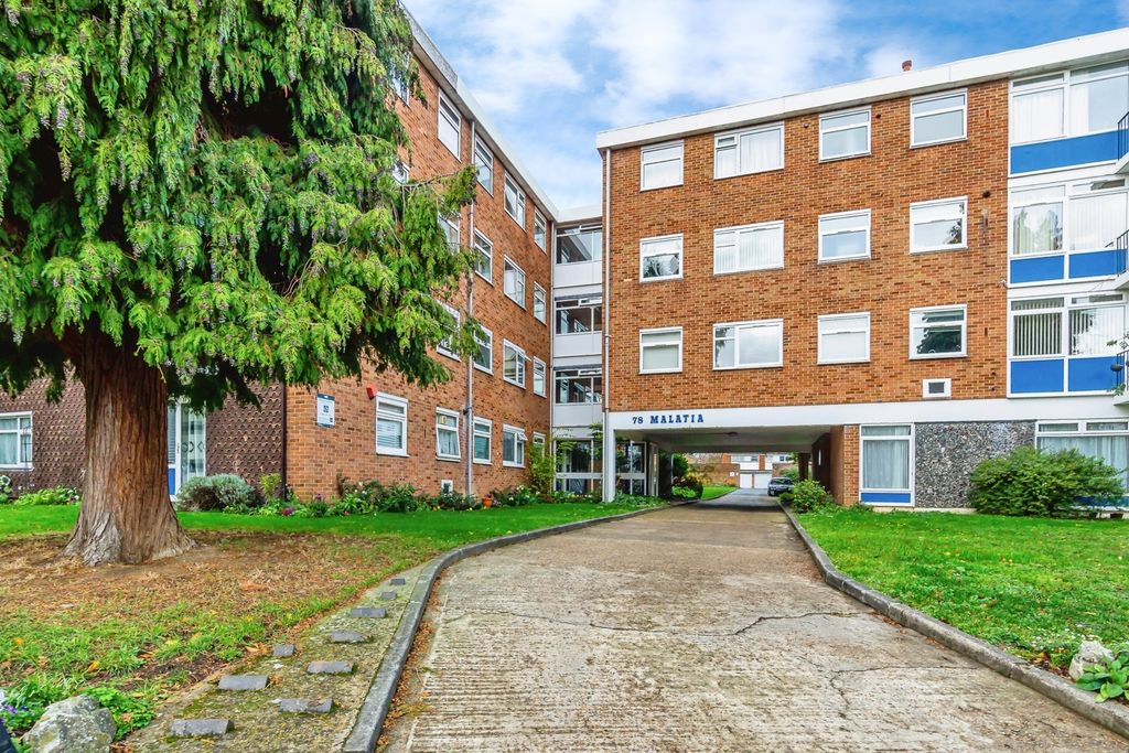 Property photo 2 of 17 Photo