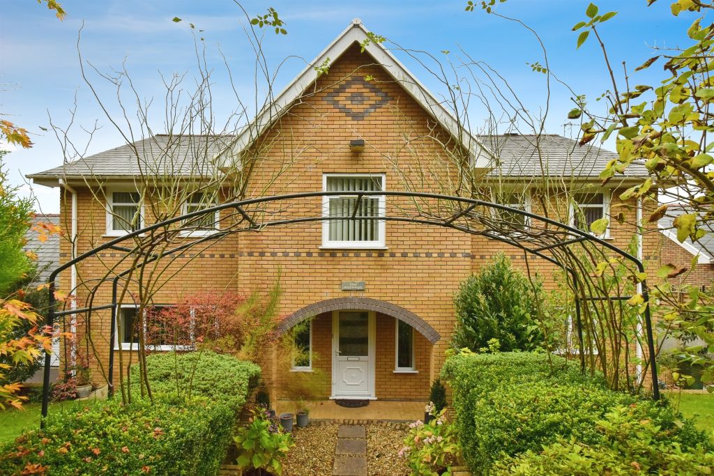 Property photo 1 of 17