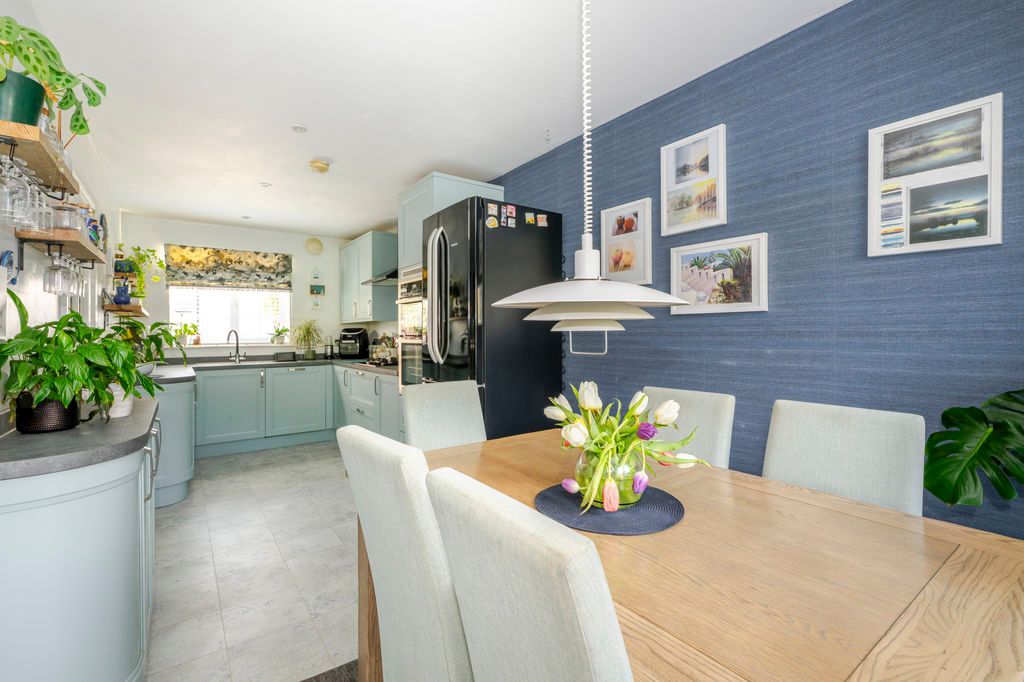 Property photo 2 of 25 Photo 11