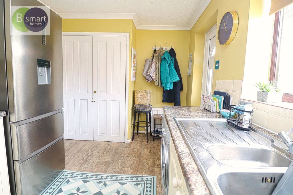 Property photo 3 of 11 Img_9094