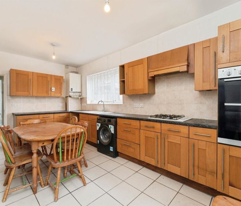 Property photo 2 of 23