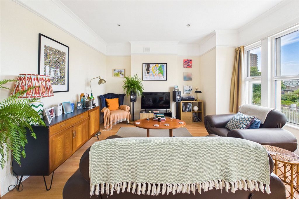 Property photo 2 of 10 Picture No. 04