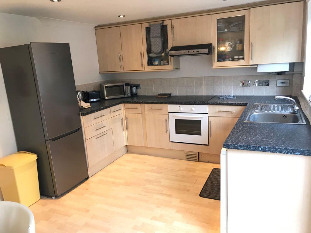 Property photo 2 of 14 Kitchen