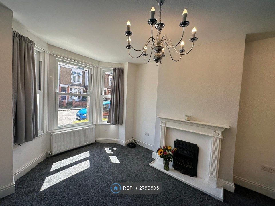 Property photo 3 of 35 Bay Window